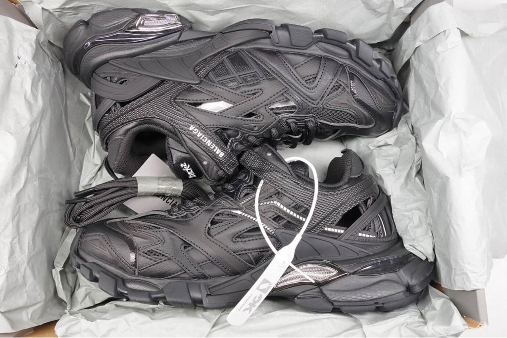 bc track 2 black