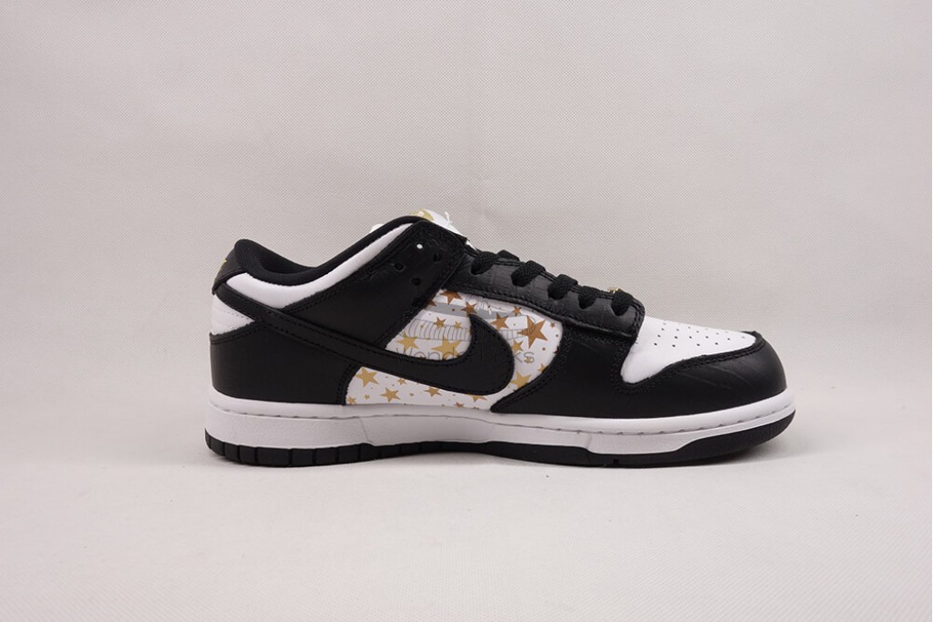 sb dunk low S*p*e stars black