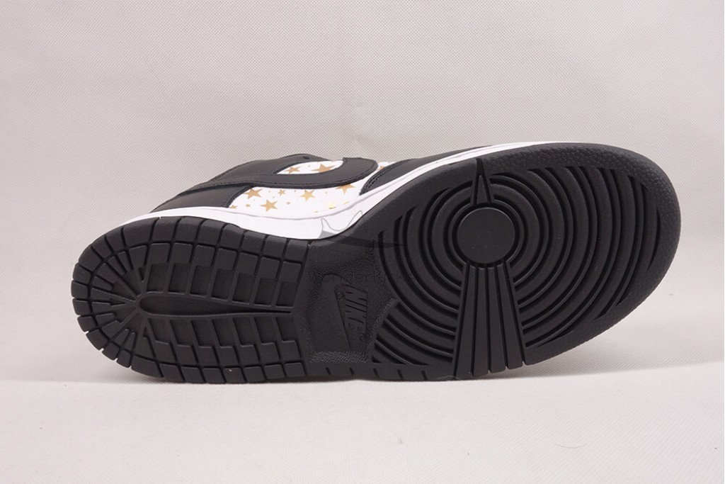 sb dunk low S*p*e stars black