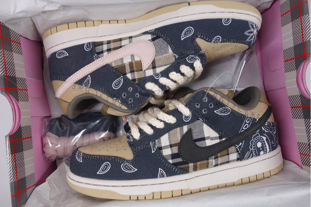 sb dunk low travis scott
